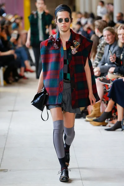 Look 4
